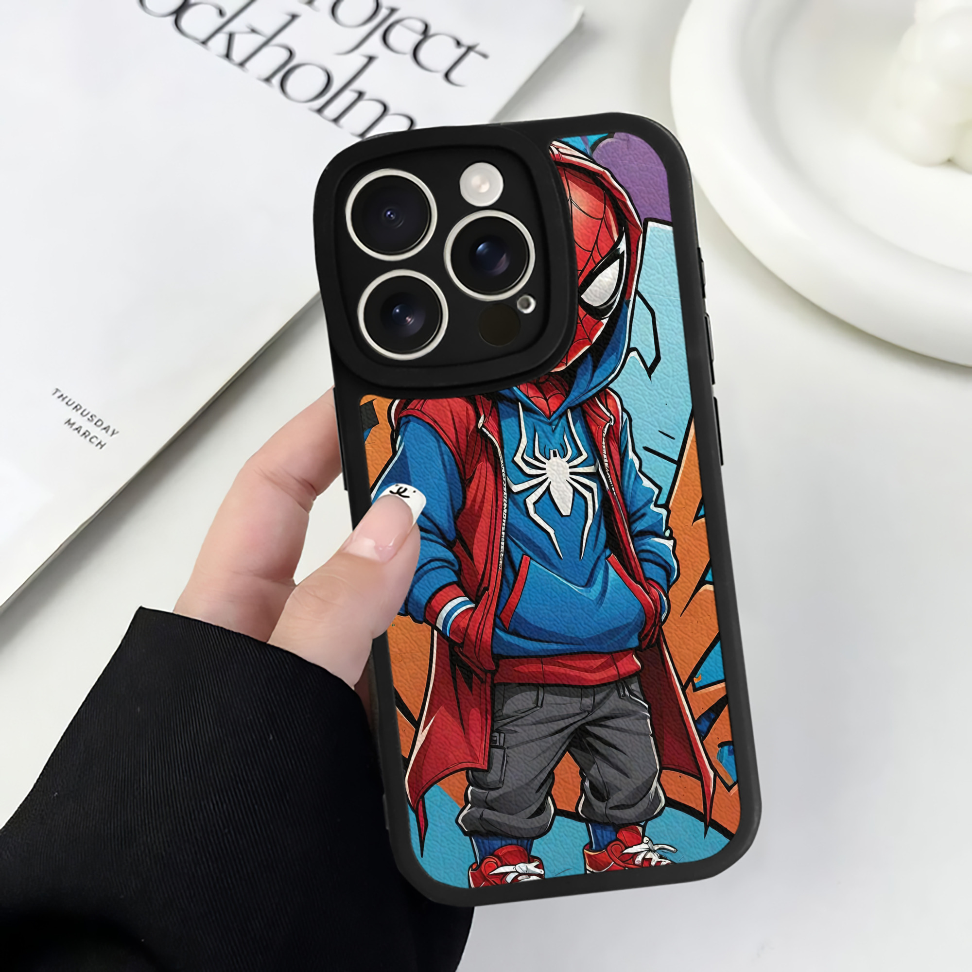 （画像用） Spider Man スパイダーマン 【iPhone 16シリーズ対応】シリコンスマホケース（レザー調） 材質：シリコン
